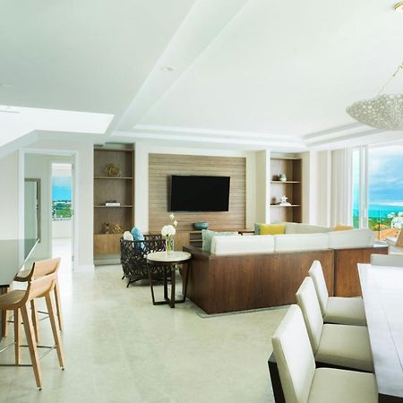 ホテル The Ritz-Carlton, Turks & Caicos グレイス・ベイ エクステリア 写真