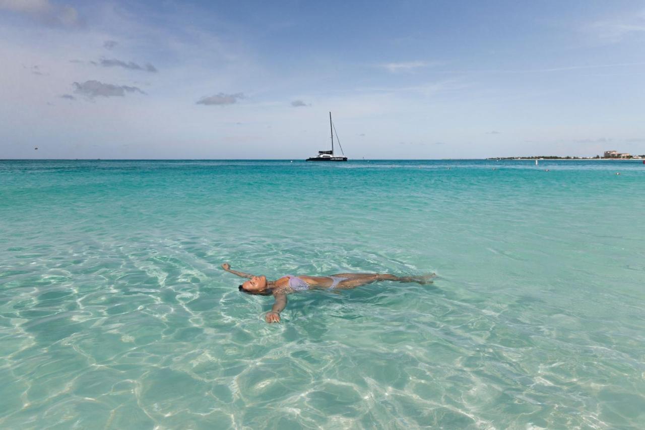 ホテル The Ritz-Carlton, Turks & Caicos グレイス・ベイ エクステリア 写真