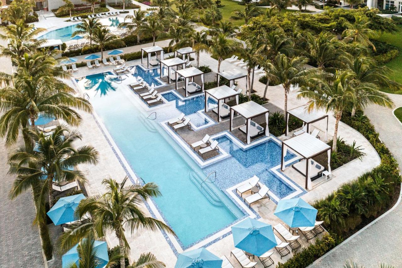 ホテル The Ritz-Carlton, Turks & Caicos グレイス・ベイ エクステリア 写真