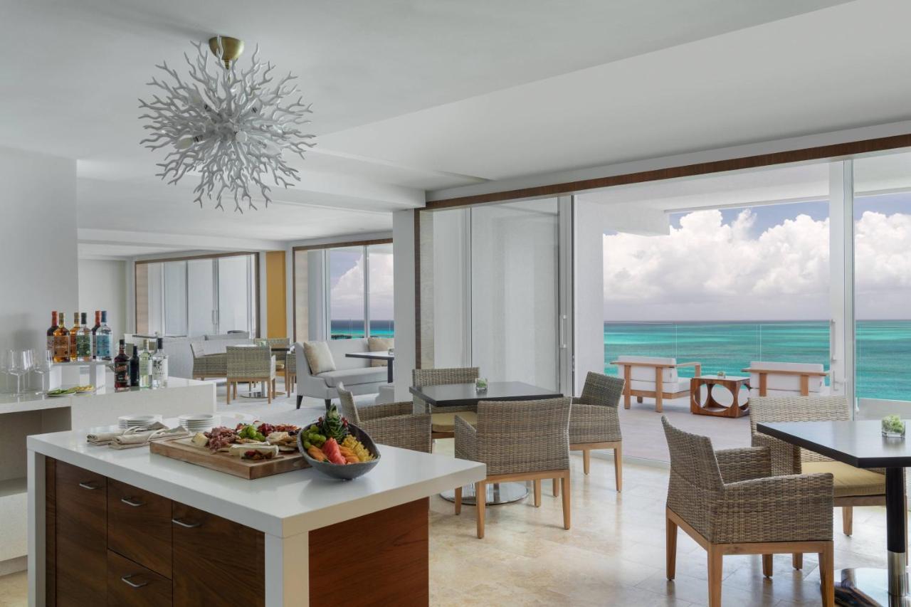 ホテル The Ritz-Carlton, Turks & Caicos グレイス・ベイ エクステリア 写真