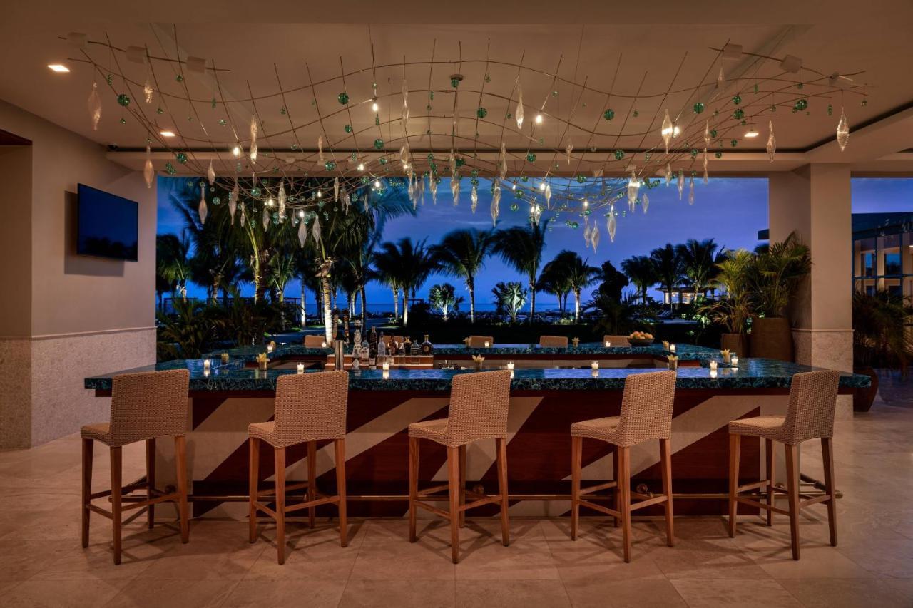 ホテル The Ritz-Carlton, Turks & Caicos グレイス・ベイ エクステリア 写真