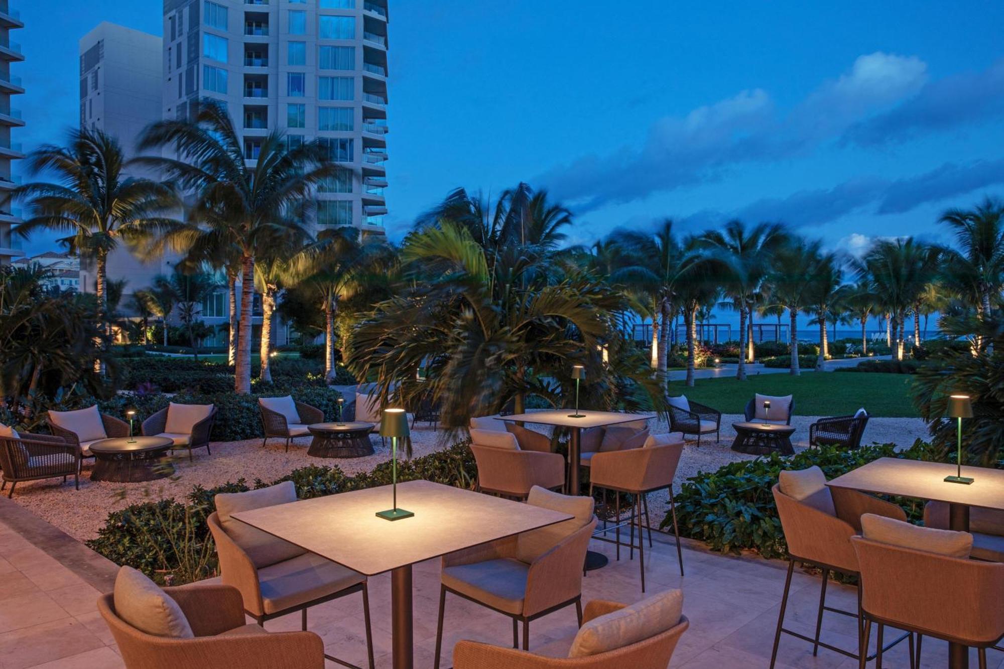 ホテル The Ritz-Carlton, Turks & Caicos グレイス・ベイ エクステリア 写真